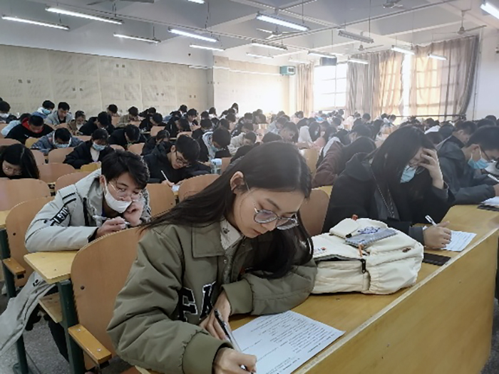 色情av
开展“青马工程”第二次理论学习暨2021级团干培训2.jpg