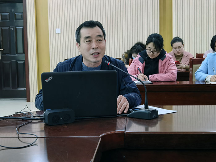 色情av
召开《深化新时代教育评价改革总体方案》学习培训会2.jpg
